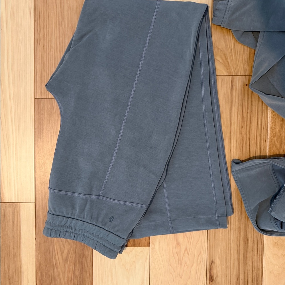 Lululemon Brushed Softstreme 2 piece set. EUC - Picture 2 of 5